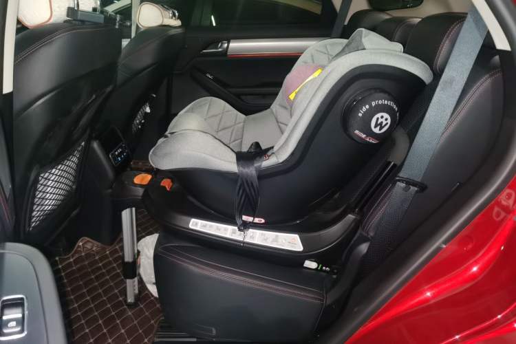 Used BYD Tang New Energy 2018 DM 2.0T All-Wheel Drive Smart Connectivity Luxury Model 7 Seats China V Emission Standard Interior 4
