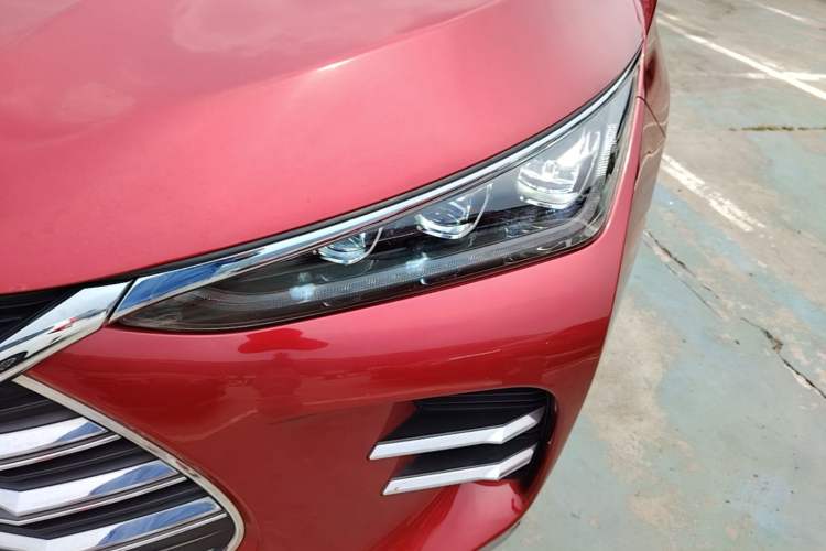 Used BYD Tang New Energy 2018 DM 2.0T All-Wheel Drive Smart Connectivity Luxury Model 7 Seats China V Emission Standard Left Front Headlight