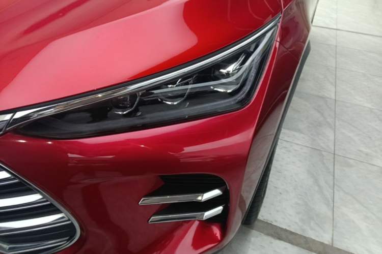 Used BYD Tang New Energy 2018 DM 2.0T All-Wheel Drive Smart Connectivity Luxury Model 7 Seats China V Emission Standard Left Front Headlight