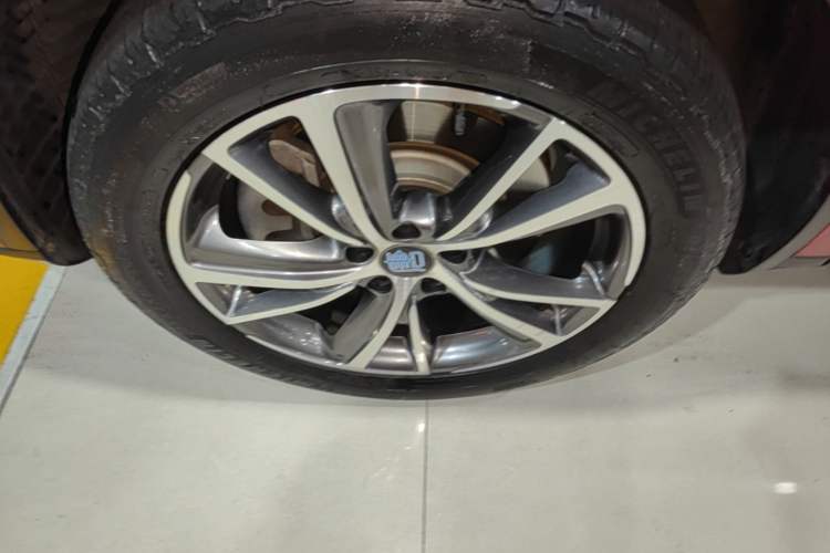 Used BYD Tang New Energy 2018 DM 2.0T All-Wheel Drive Smart Connect Advanced Model 7 Seats China V Emission Standard Left Front Wheel Hub
