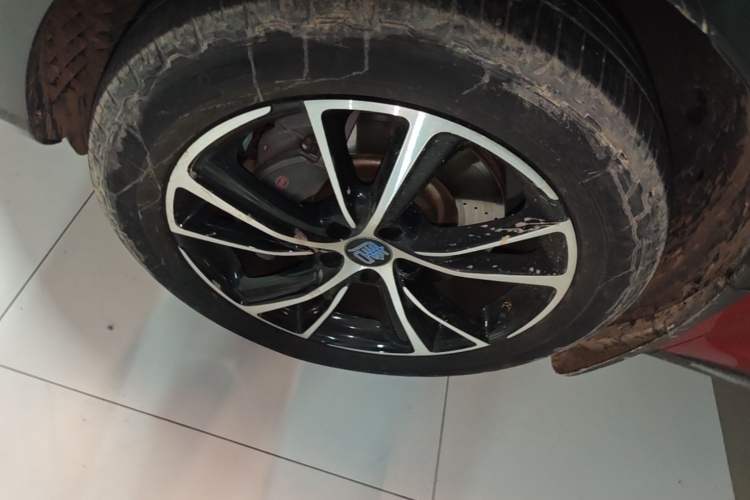 Used BYD Tang New Energy 2018 DM 2.0T All-Wheel Drive Smart Connectivity Luxury Model 7 Seats China V Emission Standard Left Front Wheel Hub