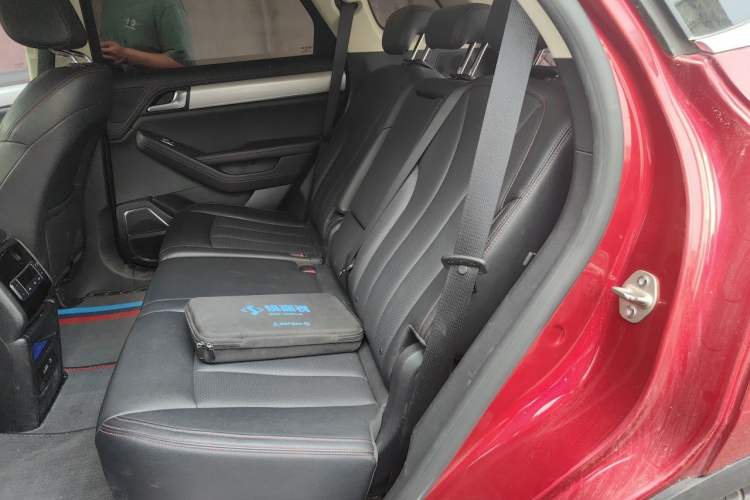 Used BYD Tang New Energy 2018 DM 2.0T All-Wheel Drive Smart Connect Advanced Model 7 Seats China V Emission Standard Left Rear Seat
