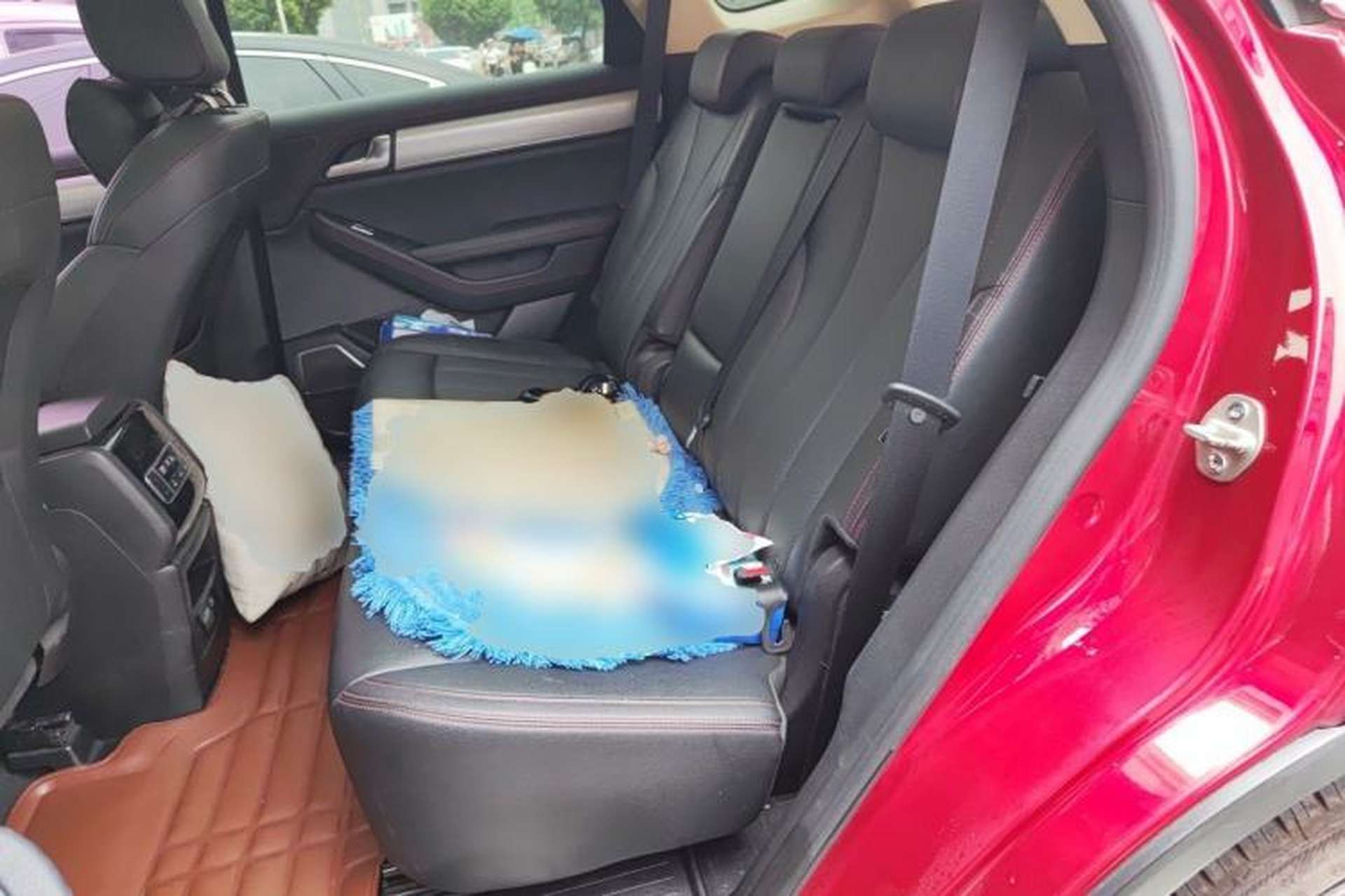 Used BYD Tang New Energy 2018 DM 2.0T All-Wheel Drive Smart Connect Advanced Model 7 Seats China V Emission Standard Left Rear Seat