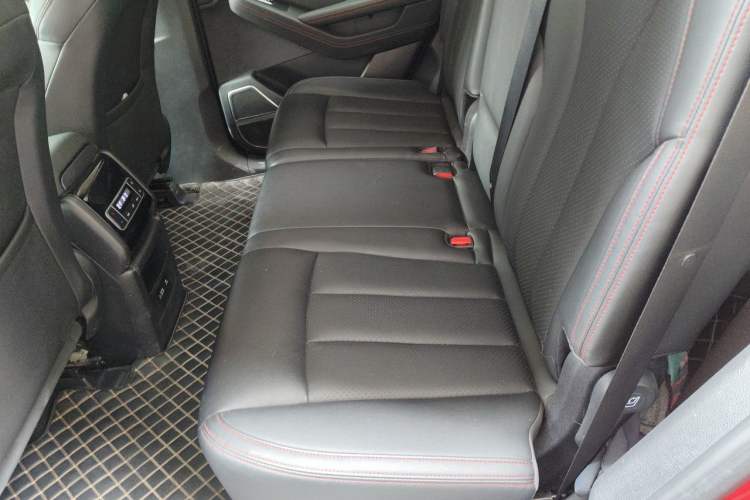 Used BYD Tang New Energy 2018 DM 2.0T All-Wheel Drive Smart Connect Advanced Model 7 Seats China V Emission Standard Left Rear Seat