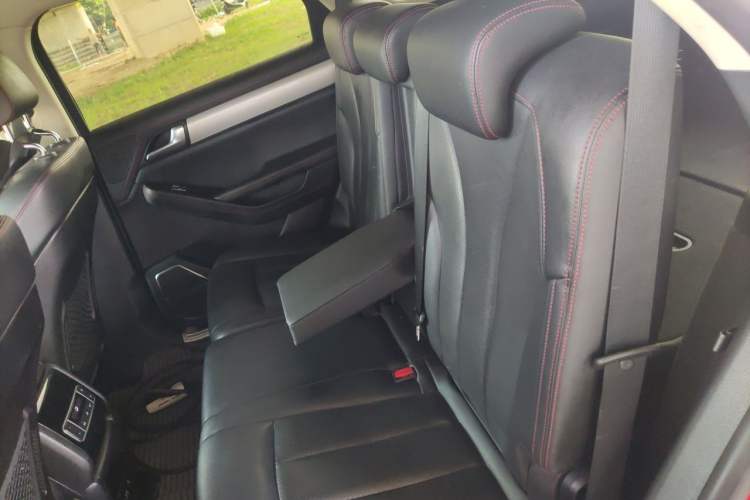 Used BYD Tang New Energy 2018 DM 2.0T All-Wheel Drive Smart Connect Elite 7-Seater China V Emission Standard Left Rear Seat