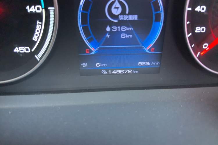 Used BYD Tang New Energy 2018 DM 2.0T All-Wheel Drive Smart Connect Advanced Model 7 Seats China V Emission Standard Odometer Close Up