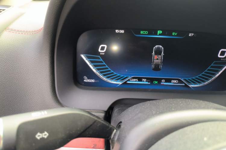 Used BYD Tang New Energy 2018 DM 2.0T All-Wheel Drive Smart Connectivity Luxury Model 7 Seats China V Emission Standard Odometer Close Up