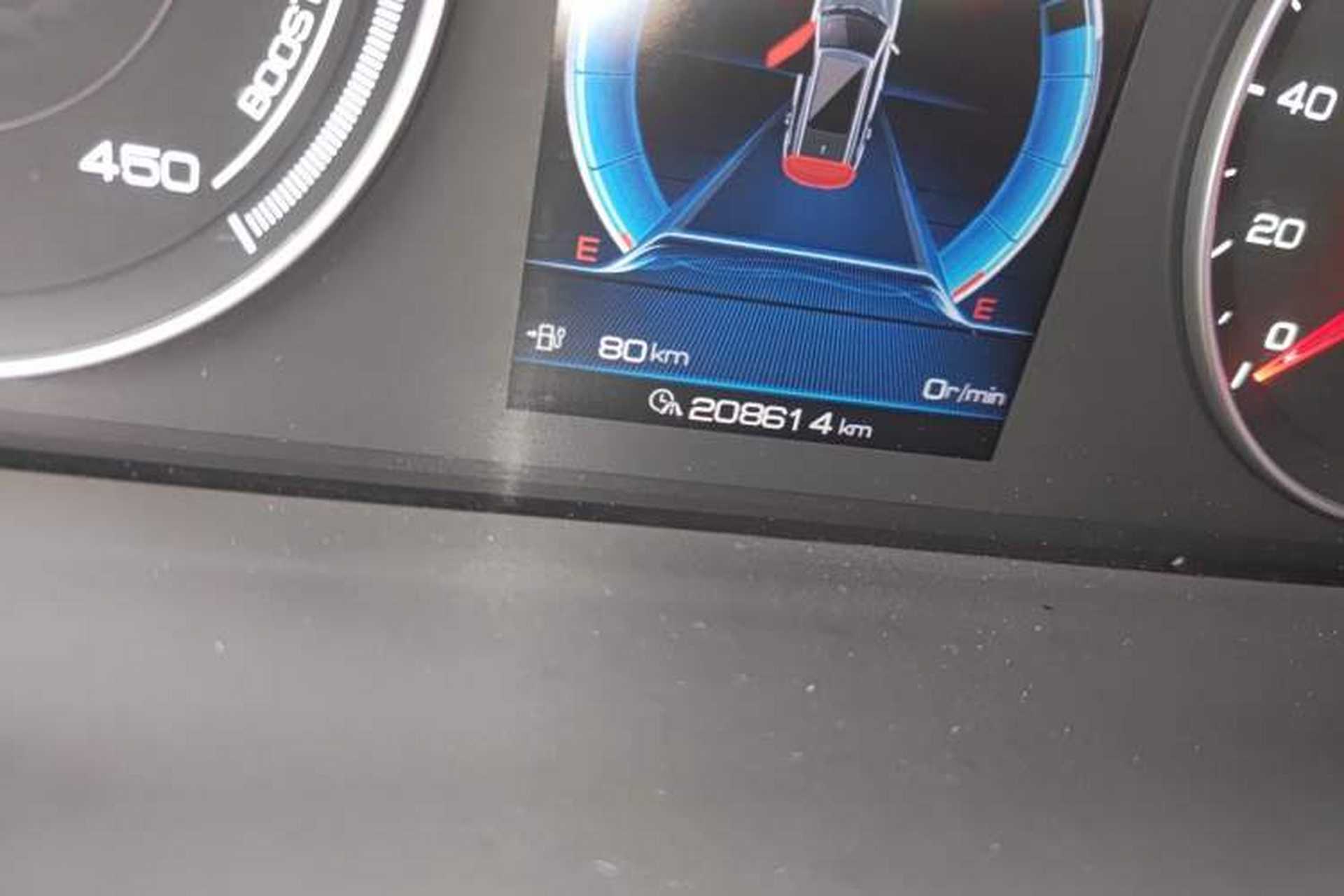 Used BYD Tang New Energy 2018 DM 2.0T All-Wheel Drive Smart Connect Advanced Model 7 Seats China V Emission Standard Odometer Close Up