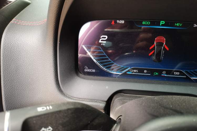Used BYD Tang New Energy 2018 DM 2.0T All-Wheel Drive Smart Connectivity Luxury Model 7 Seats China V Emission Standard Odometer Close Up