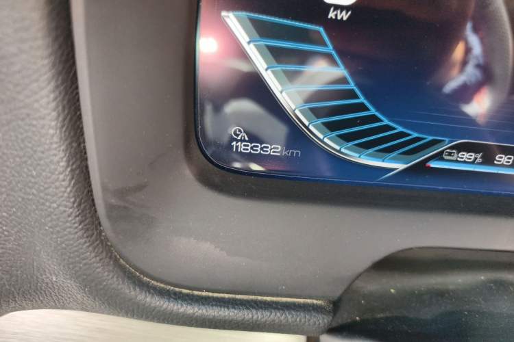 Used BYD Tang New Energy 2018 DM 2.0T All-Wheel Drive Smart Connect Elite 7-Seater China V Emission Standard Odometer Close Up