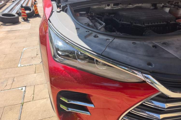 Used BYD Tang New Energy 2018 DM 2.0T All-Wheel Drive Smart Connect Advanced Model 7 Seats China V Emission Standard Right Front Headlight