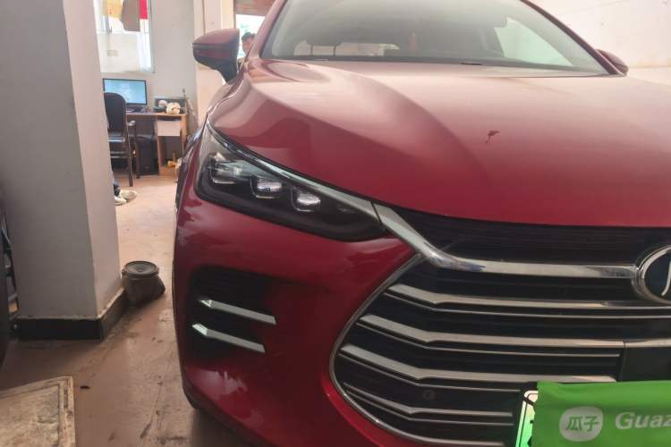 Used BYD Tang New Energy 2018 DM 2.0T All-Wheel Drive Smart Connectivity Luxury Model 7 Seats China V Emission Standard Right Front Headlight