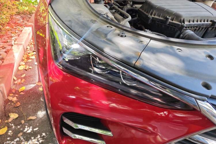 Used BYD Tang New Energy 2018 DM 2.0T All-Wheel Drive Smart Connectivity Luxury Model 7 Seats China V Emission Standard Right Front Headlight