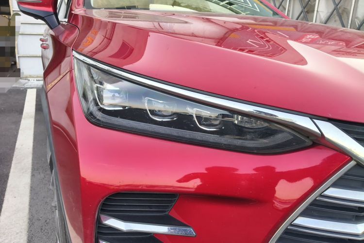 Used BYD Tang New Energy 2018 DM 2.0T All-Wheel Drive Smart Connect Elite 7-Seater China V Emission Standard Right Front Headlight