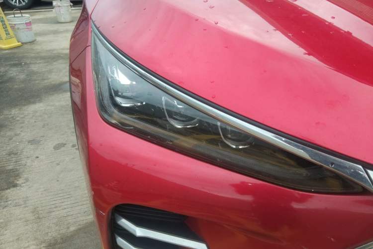 Used BYD Tang New Energy 2018 DM 2.0T All-Wheel Drive Smart Connectivity Luxury Model 7 Seats China V Emission Standard Right Front Headlight