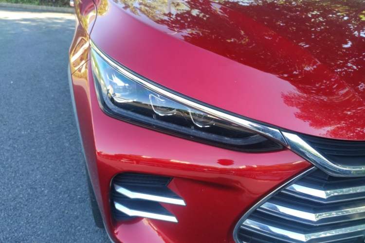 Used BYD Tang New Energy 2018 DM 2.0T All-Wheel Drive Smart Connect Elite 7-Seater China V Emission Standard Right Front Headlight