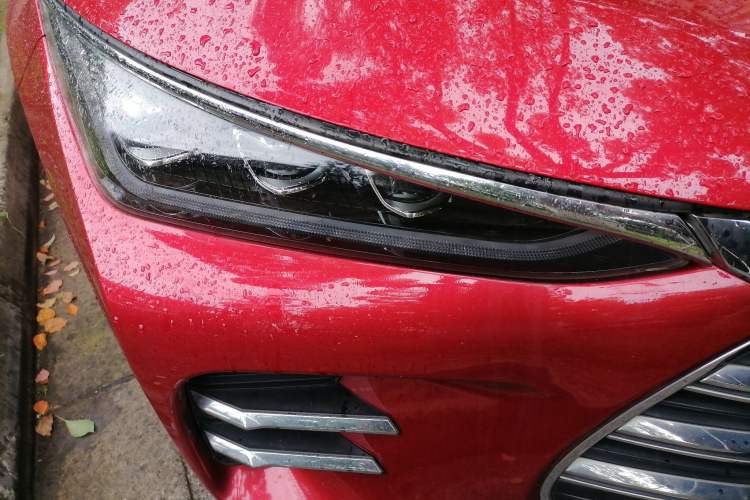 Used BYD Tang New Energy 2018 DM 2.0T All-Wheel Drive Smart Connectivity Luxury Model 7 Seats China V Emission Standard Right Front Headlight