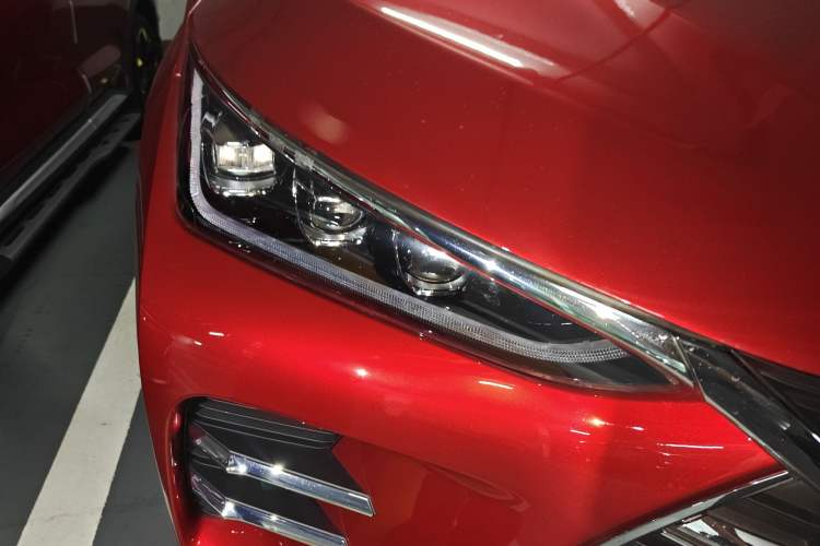 Used BYD Tang New Energy 2018 DM 2.0T All-Wheel Drive Smart Connectivity Enjoyment Model 5 Seats China V Emission Standard Right Front Headlight