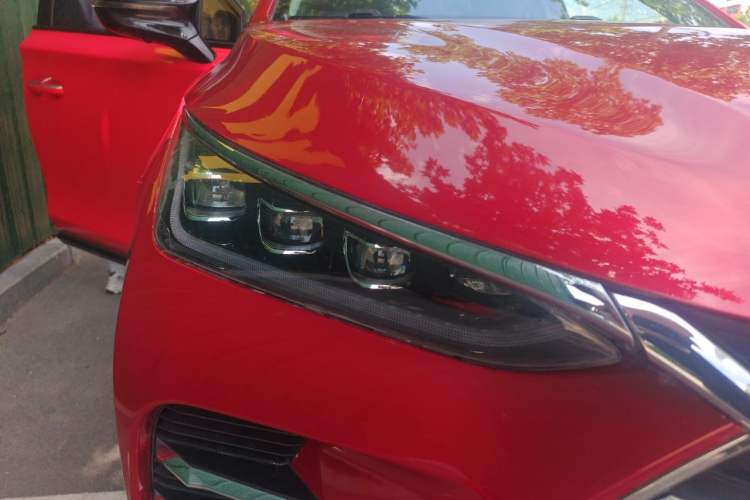 Used BYD Tang New Energy 2018 DM 2.0T All-Wheel Drive Smart Connect Advanced Model 7 Seats China V Emission Standard Right Front Headlight