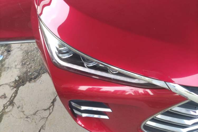Used BYD Tang New Energy 2018 DM 2.0T All-Wheel Drive Smart Connect Elite 7-Seater China V Emission Standard Right Front Headlight