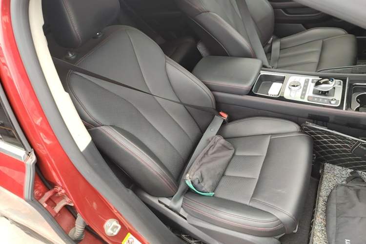 Used BYD Tang New Energy 2018 DM 2.0T All-Wheel Drive Smart Connectivity Luxury Model 7 Seats China V Emission Standard Right Front Seat