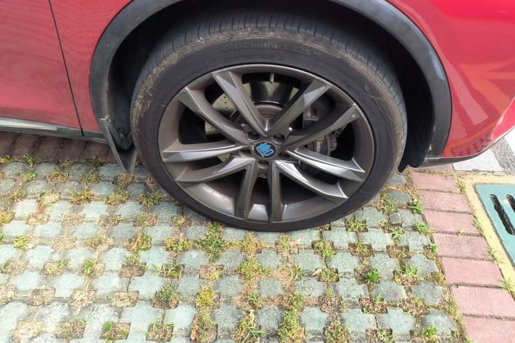 Used BYD Tang New Energy 2018 DM 2.0T All-Wheel Drive Smart Connectivity Luxury Model 7 Seats China V Emission Standard Right Front Wheel Hub