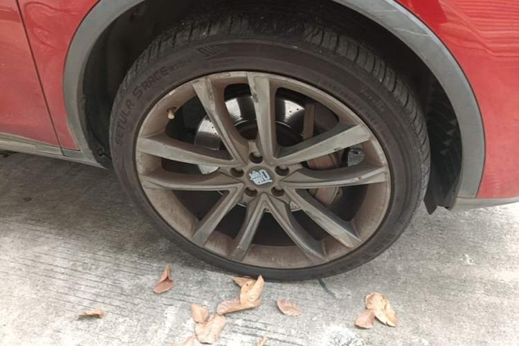 Used BYD Tang New Energy 2018 DM 2.0T All-Wheel Drive Smart Connectivity Luxury Model 7 Seats China V Emission Standard Right Front Wheel Hub