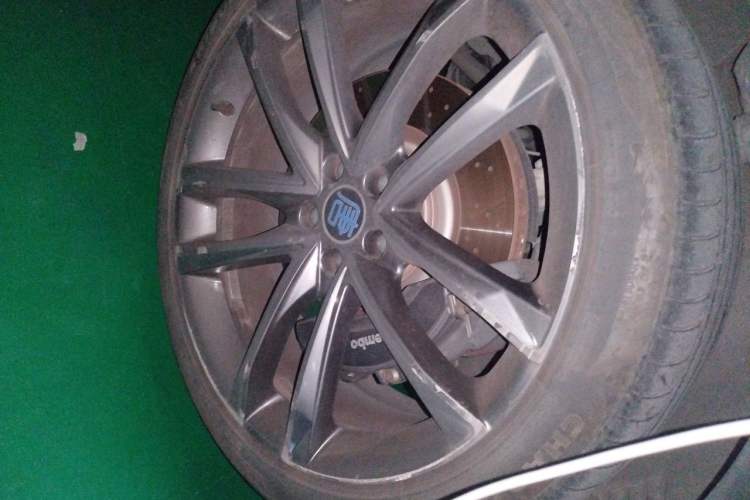 Used BYD Tang New Energy 2018 DM 2.0T All-Wheel Drive Smart Connectivity Luxury Model 7 Seats China V Emission Standard Right Front Wheel Hub