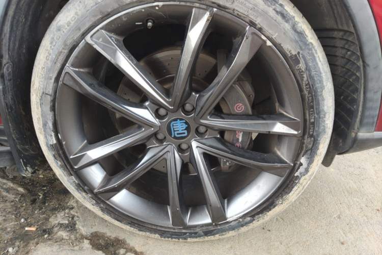 Used BYD Tang New Energy 2018 DM 2.0T All-Wheel Drive Smart Connect Elite 7-Seater China V Emission Standard Right Front Wheel Hub