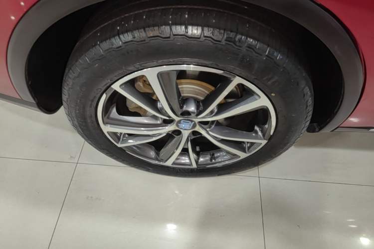 Used BYD Tang New Energy 2018 DM 2.0T All-Wheel Drive Smart Connect Advanced Model 7 Seats China V Emission Standard Right Rear Wheel Hub