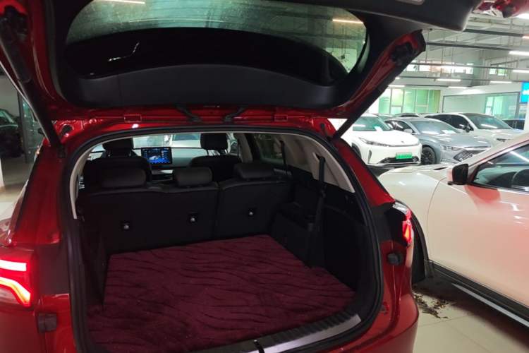 Used BYD Tang New Energy 2018 DM 2.0T All-Wheel Drive Smart Connectivity Luxury Model 7 Seats China V Emission Standard Trunk