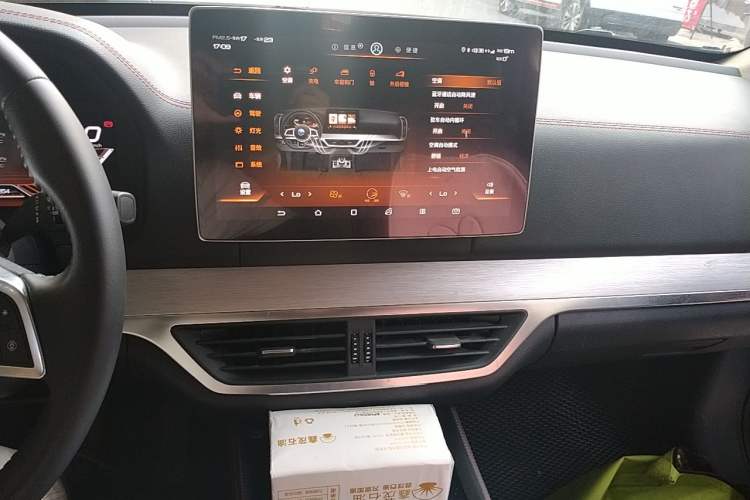Used BYD Tang New Energy 2018 DM 2.0T All-Wheel Drive Smart Connectivity Luxury Model 7 Seats China V Emission Standard Audio And AC Panel