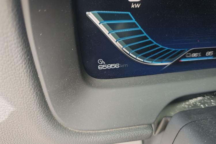 Used BYD Tang New Energy 2018 DM 2.0T All-Wheel Drive Smart Connect Genesis Edition 7 Seats China V Emission Standard Odometer Close Up