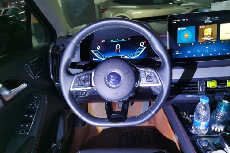 Used BYD Tang New Energy 2018 DM 2.0T All-Wheel Drive Smart Connectivity Luxury Model 7 Seats China V Emission Standard Steering Wheel