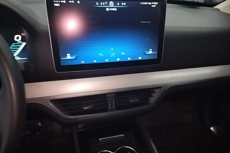 Used BYD Tang New Energy 2018 DM 2.0T All-Wheel Drive Smart Connectivity Luxury Model 7 Seats China V Emission Standard Audio And AC Panel