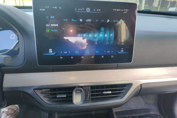 Used BYD Tang New Energy 2018 DM 2.0T All-Wheel Drive Smart Connectivity Enjoyment Model 5 Seats China V Emission Standard Audio And AC Panel
