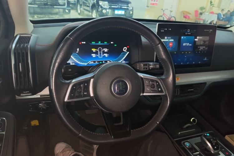Used BYD Tang New Energy 2018 DM 2.0T All-Wheel Drive Smart Connectivity Luxury Model 7 Seats China V Emission Standard Center Console