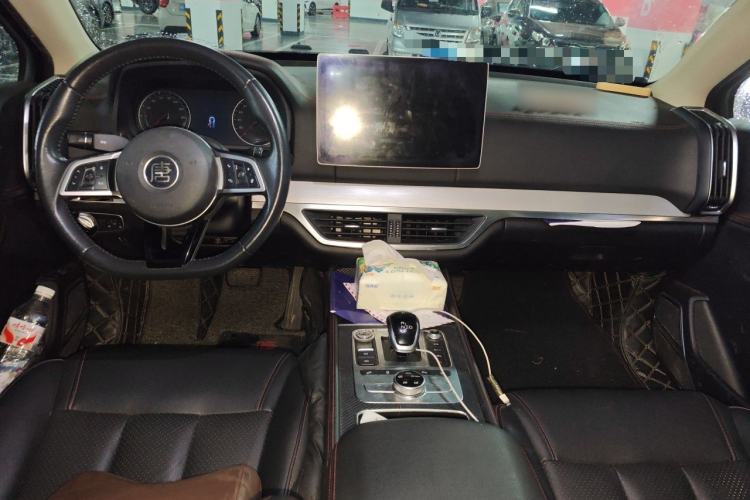 Used BYD Tang New Energy 2018 DM 2.0T All-Wheel Drive Smart Connect Advanced Model 7 Seats China V Emission Standard Center Console