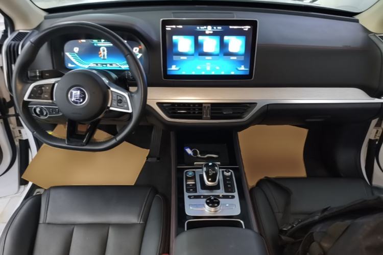 Used BYD Tang New Energy 2018 DM 2.0T All-Wheel Drive Smart Connectivity Enjoyment Model 5 Seats China V Emission Standard Center Console