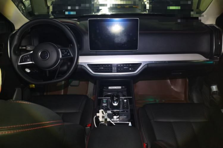 Used BYD Tang New Energy 2018 DM 2.0T All-Wheel Drive Smart Connectivity Luxury Model 7 Seats China V Emission Standard Center Console