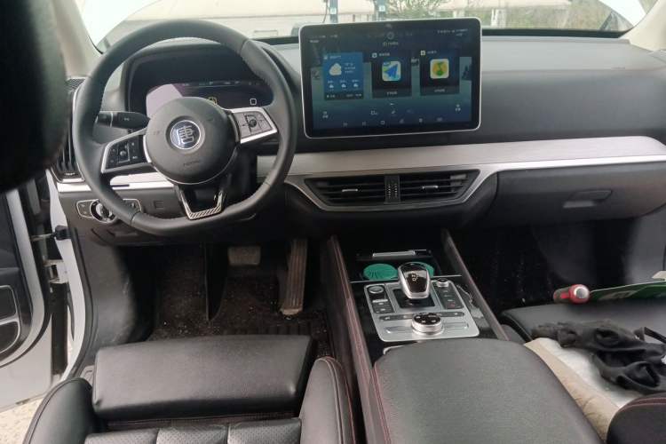Used BYD Tang New Energy 2018 DM 2.0T All-Wheel Drive Smart Connect Genesis Edition 7 Seats China V Emission Standard Center Console