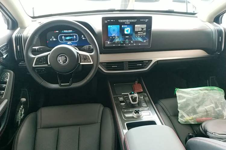 Used BYD Tang New Energy 2018 DM 2.0T All-Wheel Drive Smart Connectivity Enjoyment Model 5 Seats China V Emission Standard Center Console
