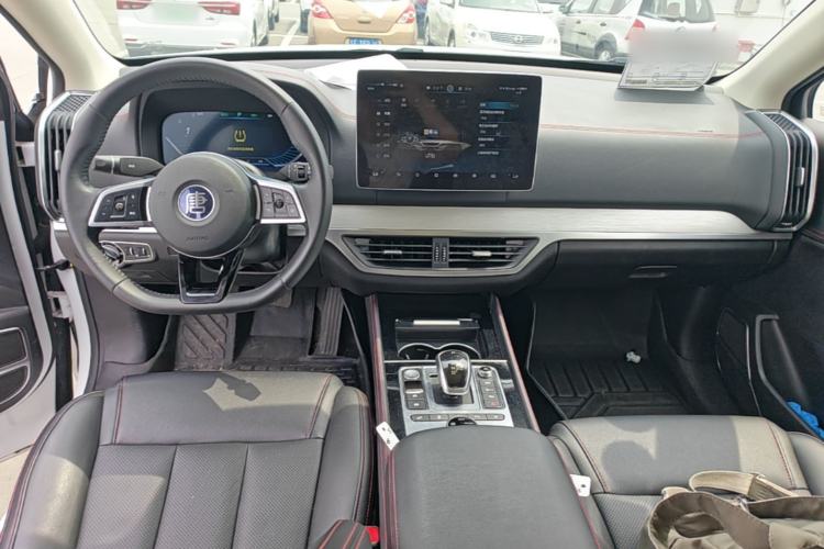 Used BYD Tang New Energy 2018 DM 2.0T All-Wheel Drive Smart Connectivity Luxury Model 7 Seats China V Emission Standard Center Console