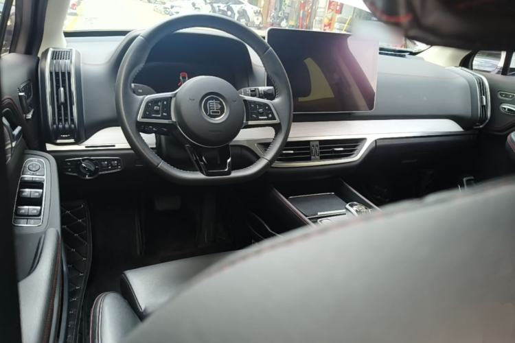 Used BYD Tang New Energy 2018 DM 2.0T All-Wheel Drive Smart Connect Innovation Model 5 Seats China V Emission Standard Center Console