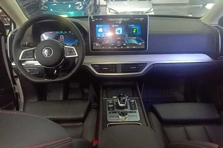 Used BYD Tang New Energy 2018 DM 2.0T All-Wheel Drive Smart Connect Genesis Edition 7 Seats China V Emission Standard Center Console