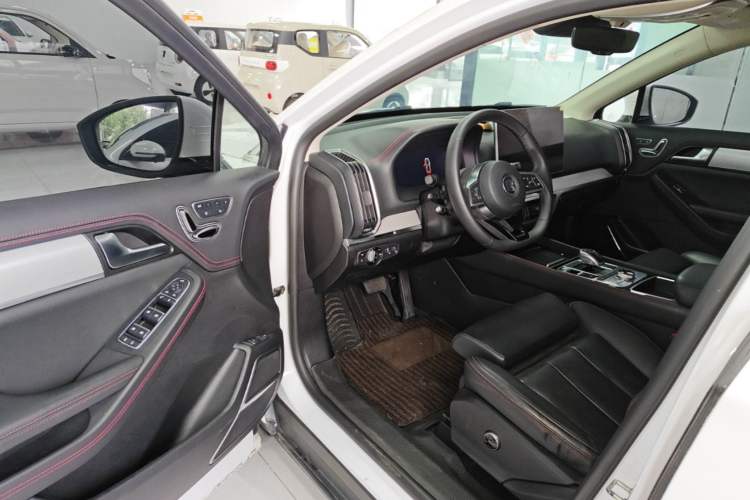 Used BYD Tang New Energy 2018 DM 2.0T All-Wheel Drive Smart Connect Elite 7-Seater China V Emission Standard Driver Seat