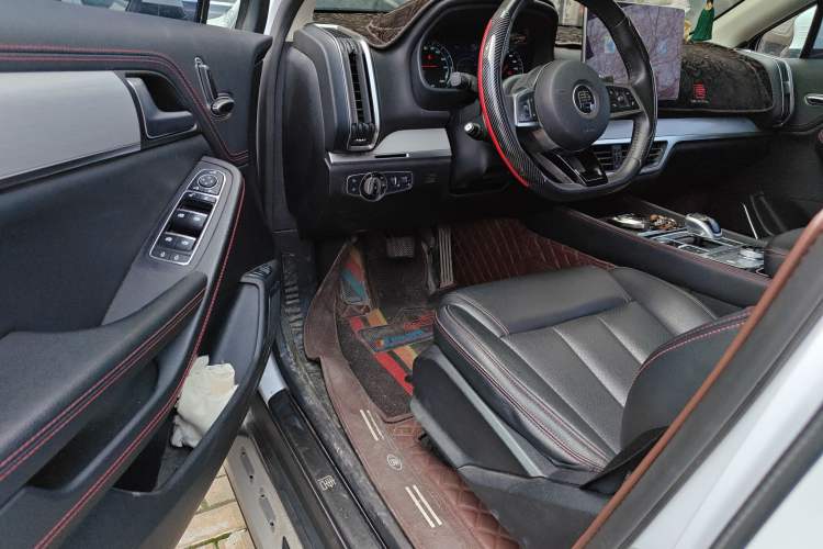 Used BYD Tang New Energy 2018 DM 2.0T All-Wheel Drive Smart Connect Advanced Model 7 Seats China V Emission Standard Driver Seat