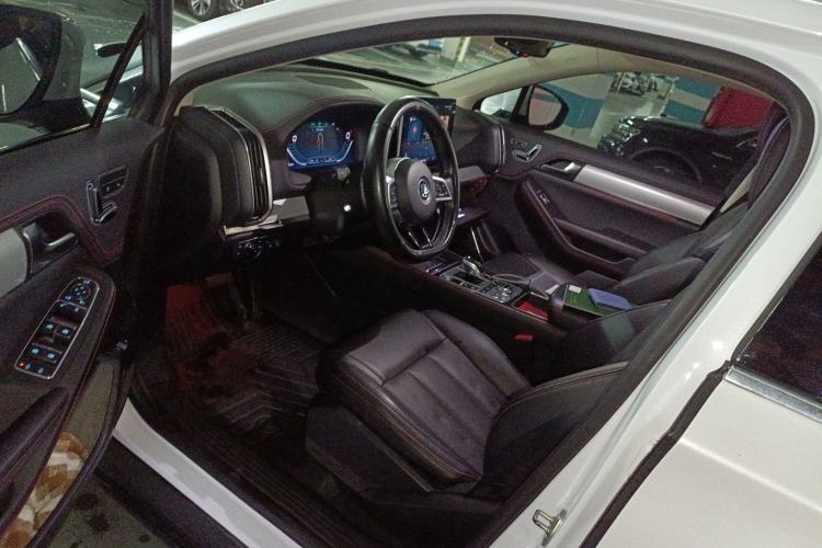 Used BYD Tang New Energy 2018 DM 2.0T All-Wheel Drive Smart Connectivity Enjoyment Model 5 Seats China V Emission Standard Driver Seat