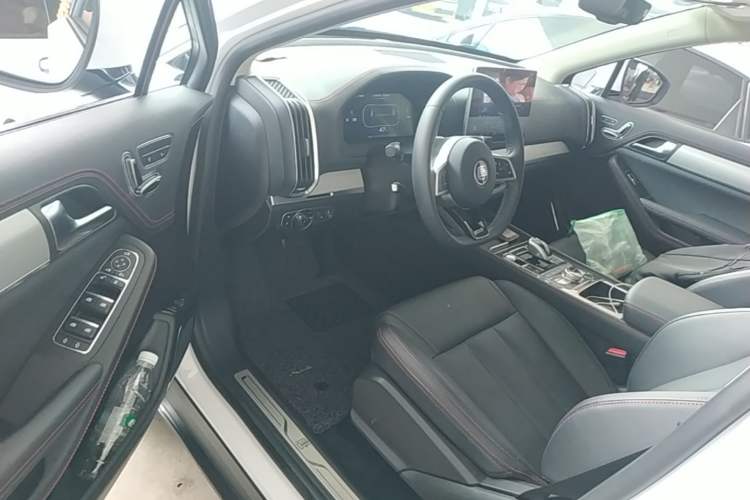 Used BYD Tang New Energy 2018 DM 2.0T All-Wheel Drive Smart Connectivity Enjoyment Model 5 Seats China V Emission Standard Driver Seat