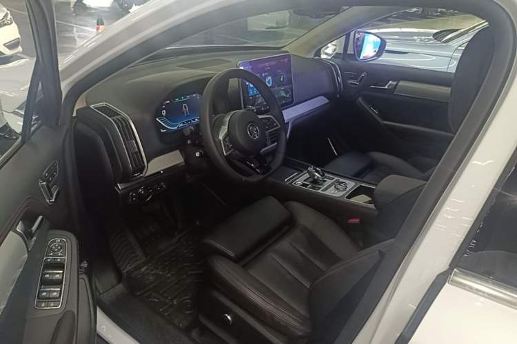 Used BYD Tang New Energy 2018 DM 2.0T All-Wheel Drive Smart Connect Genesis Edition 7 Seats China V Emission Standard Driver Seat
